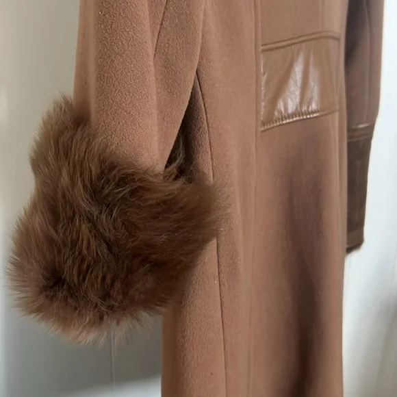 Mackage fitted double breasted wool coat with leather and fur trimmings. Small - Picture 5 of 6